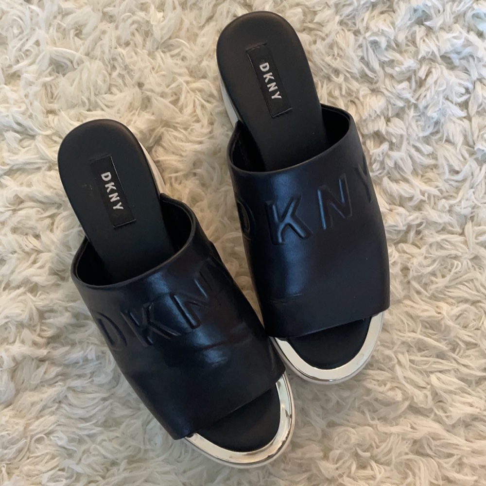 DKNY black leather platform / flatform sandal slides